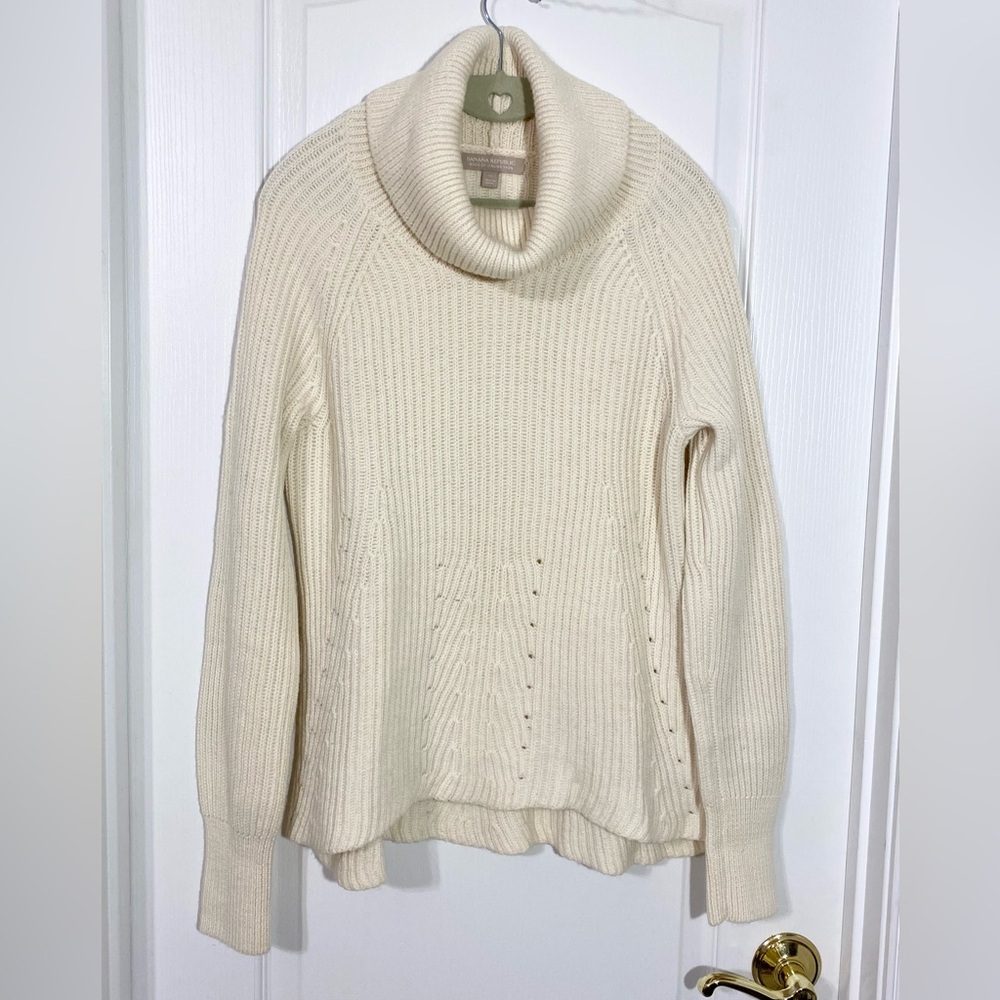Banana Republic Italian Yarn Merino Wool Blend Pointelle Cowl Neck Sweater Cream